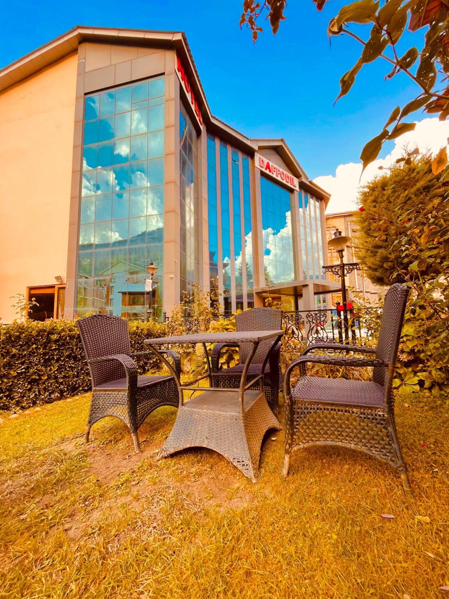 Hotel The North Wind In City Center, Manali Экстерьер фото