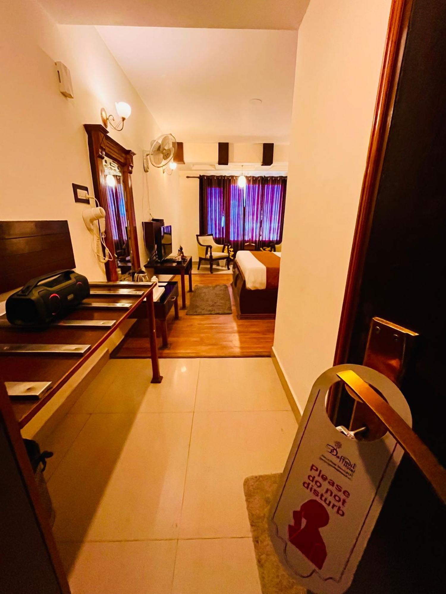 Hotel The North Wind In City Center, Manali Экстерьер фото