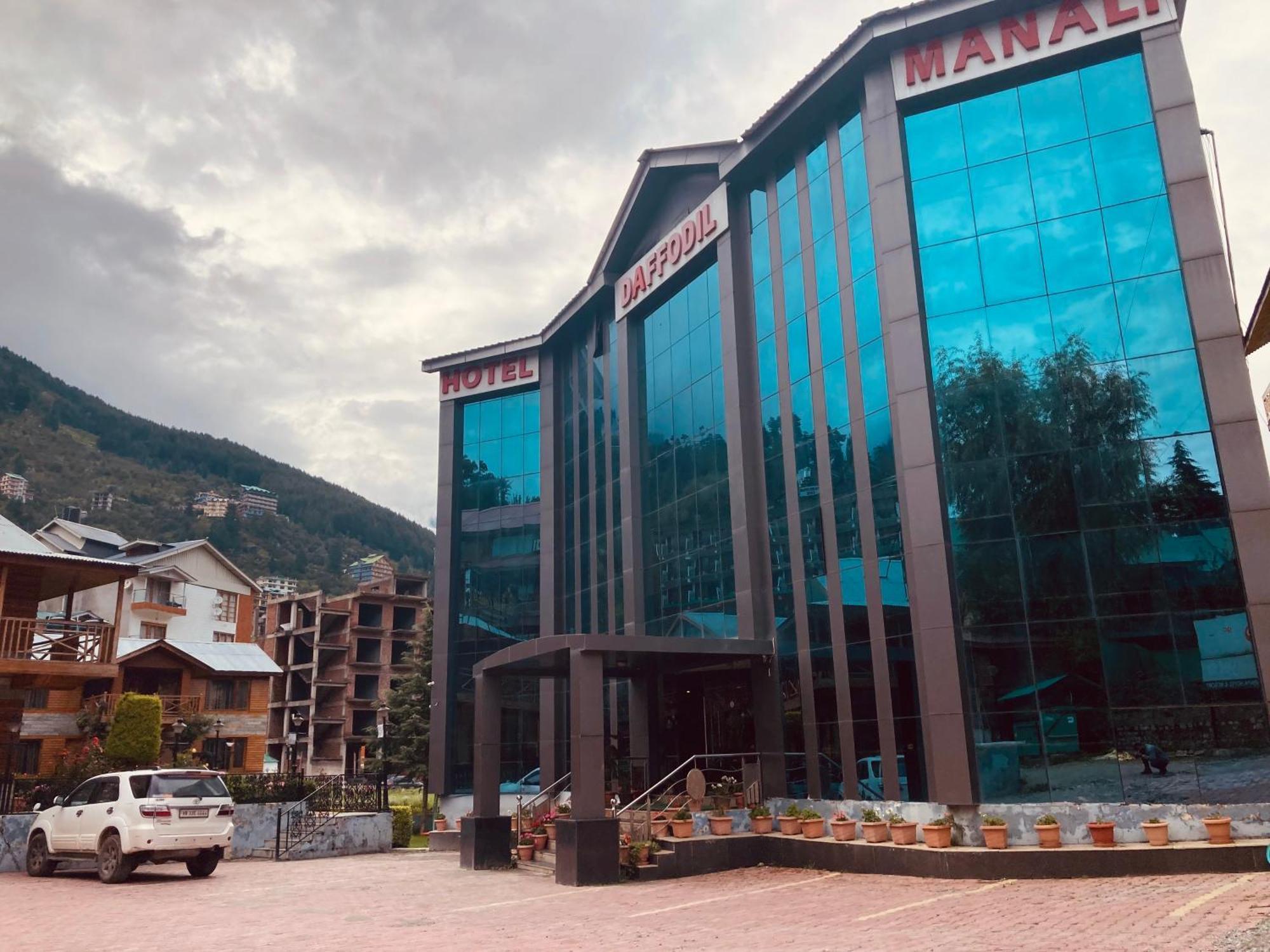 Hotel The North Wind In City Center, Manali Экстерьер фото