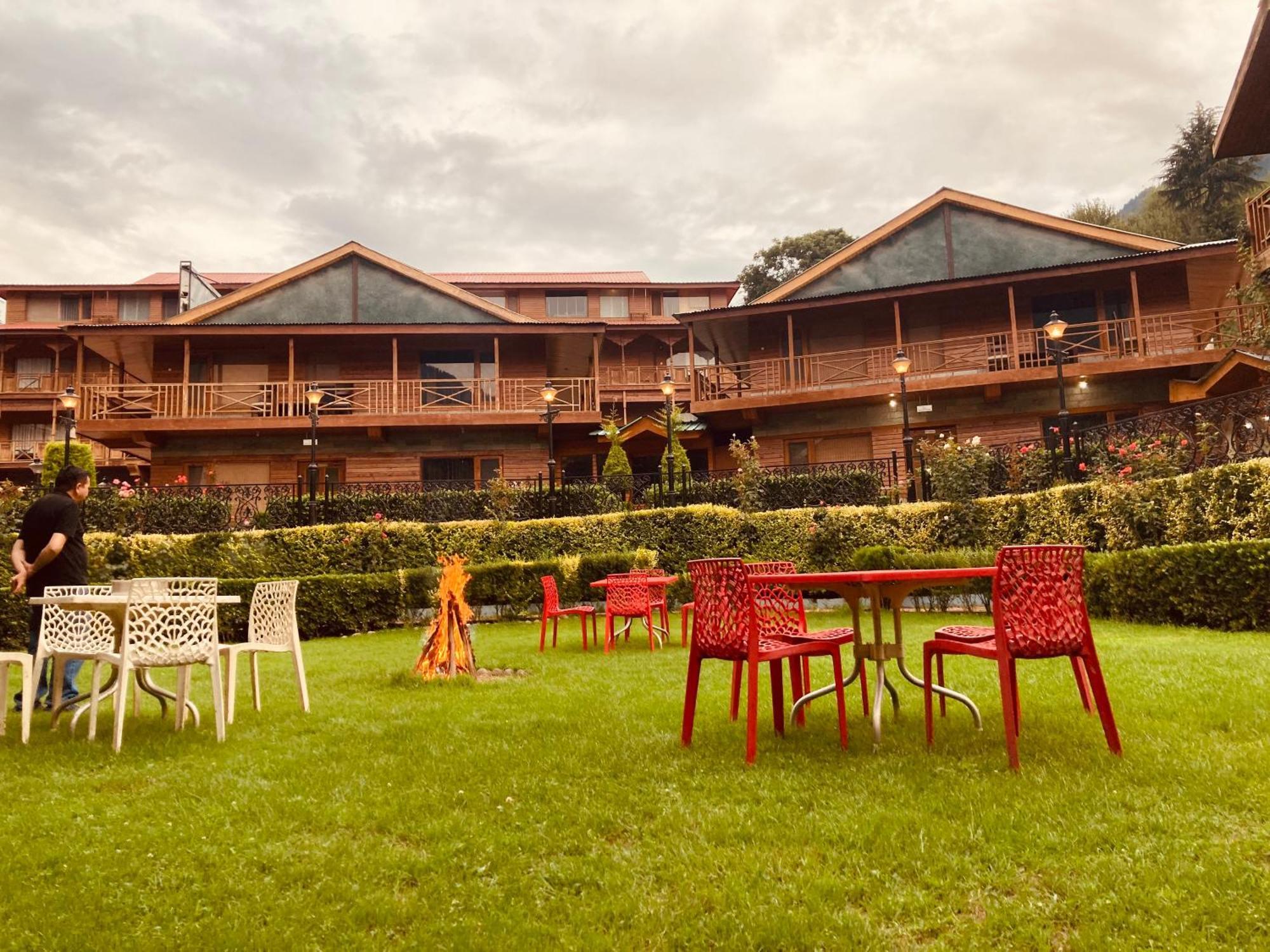 Hotel The North Wind In City Center, Manali Экстерьер фото